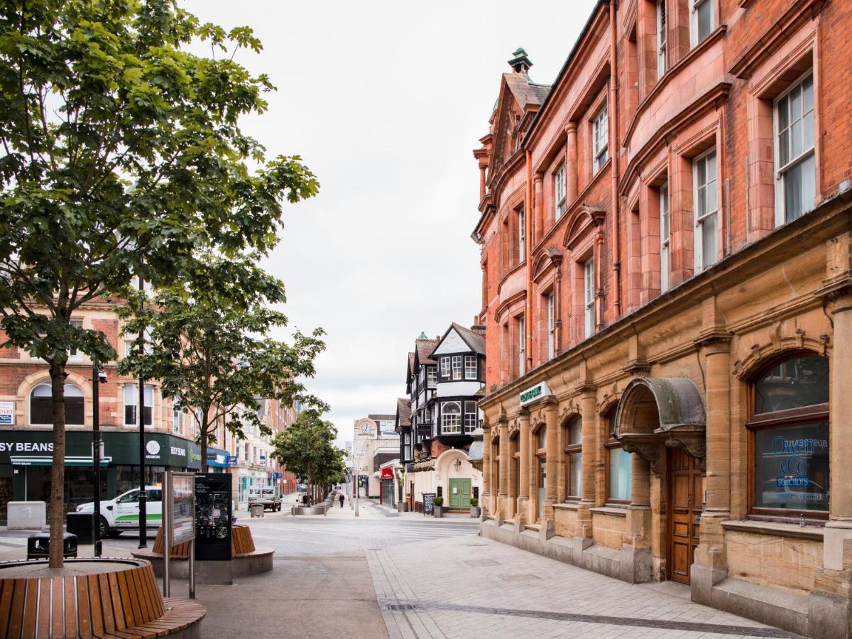 1 Bed Apartment - Redhill Central, Surrey, Gatwick #2 Buitenkant foto
